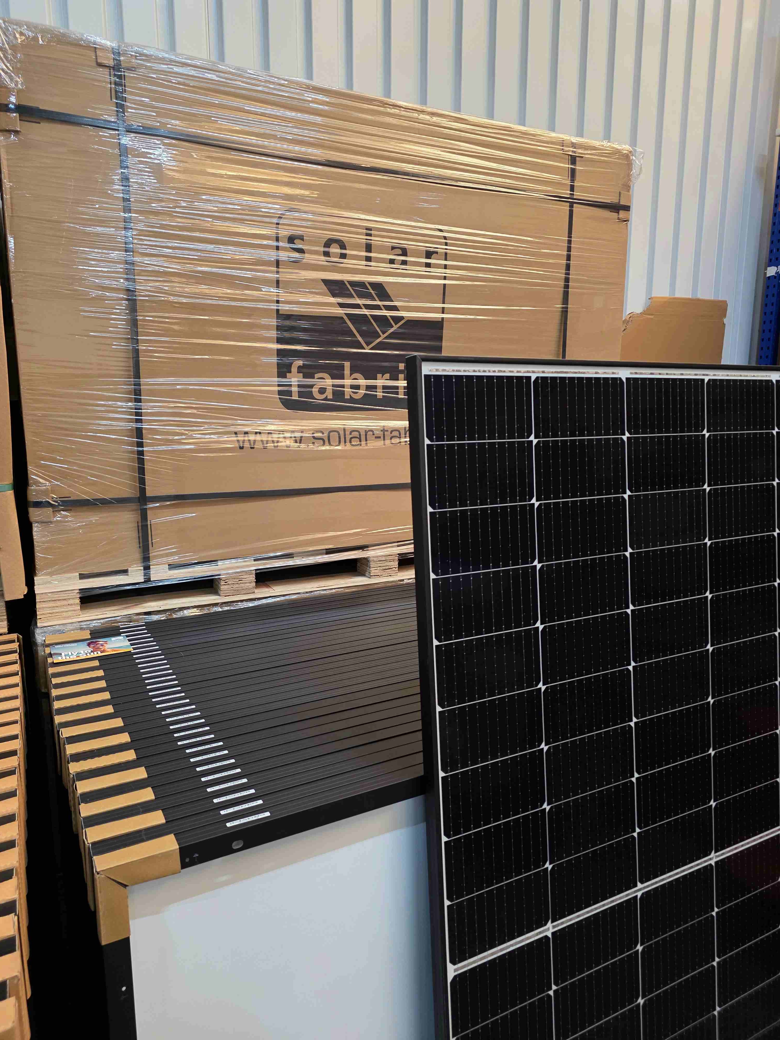 415W Solar Fabrik Mono S4 Halfcut Black-White · PERC · 1500 V · 1722x1134x30 mm · Solarpanel Solarmodul Photovoltaik