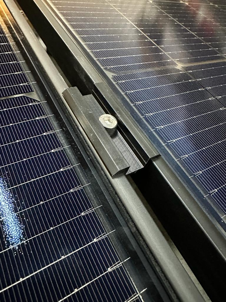 30/35/mm Mittelklemmen ALU schwarz für Solarmodule, Photovoltaik PV Montage