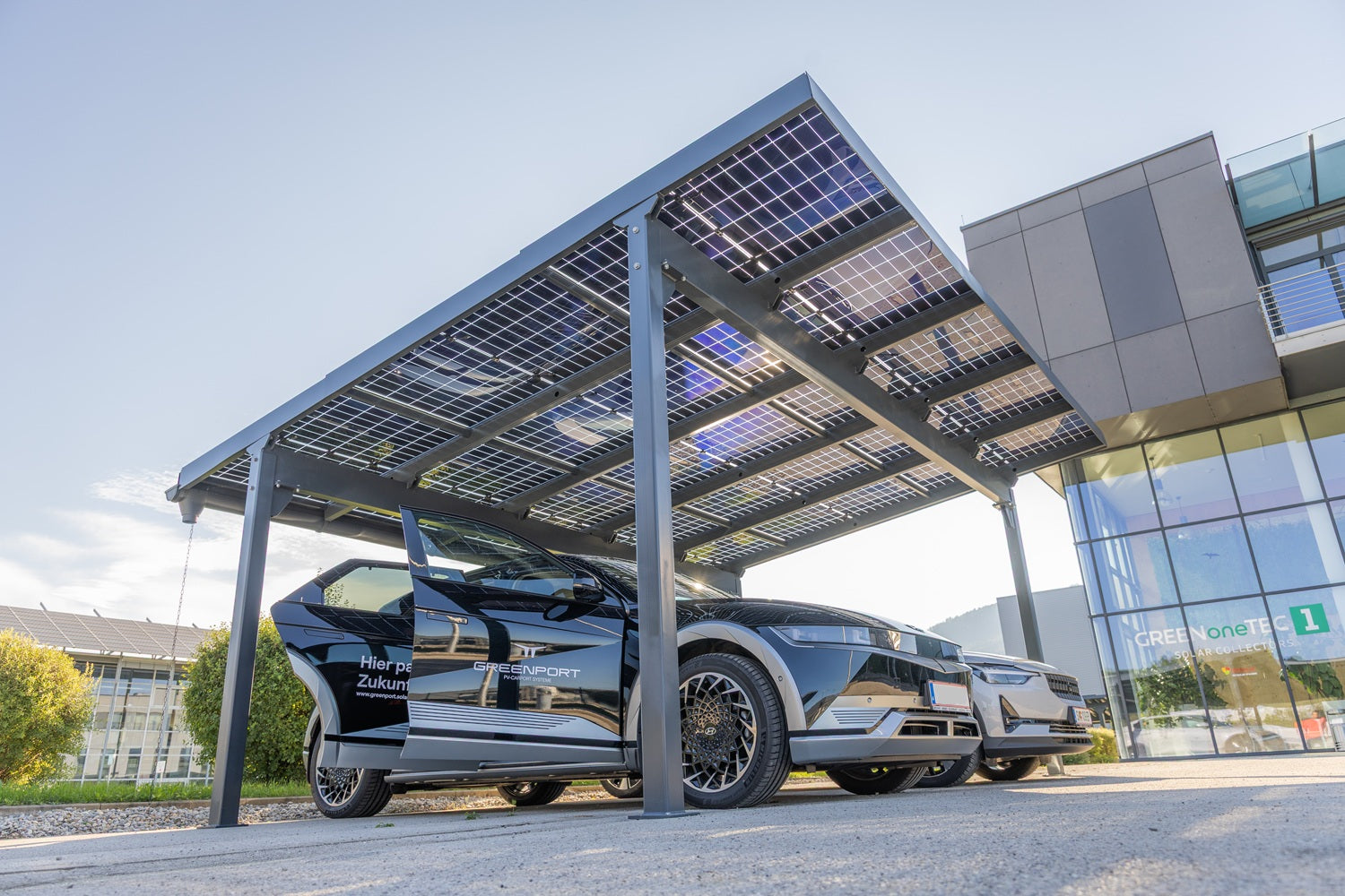 GREENPORT HOME Glas/Glas Solarcarport 1 Stellplatz ā 3,78 kWp (9Ć420W), Schneelast bis 2 kN/m²