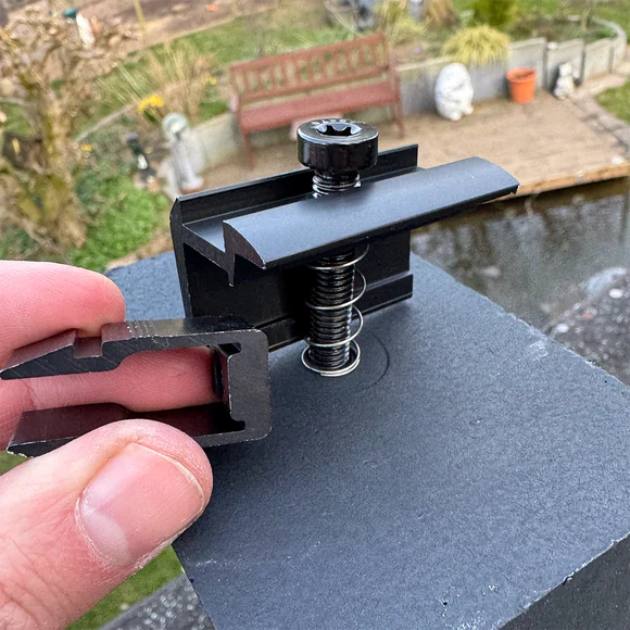 Wattstone_Modulendklemme_f_r_Rahmenh_he_30_mm_mit_Torx-Schrauben