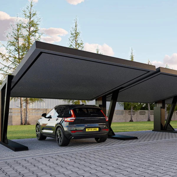 Solarcarport mit einem SUV Darunter