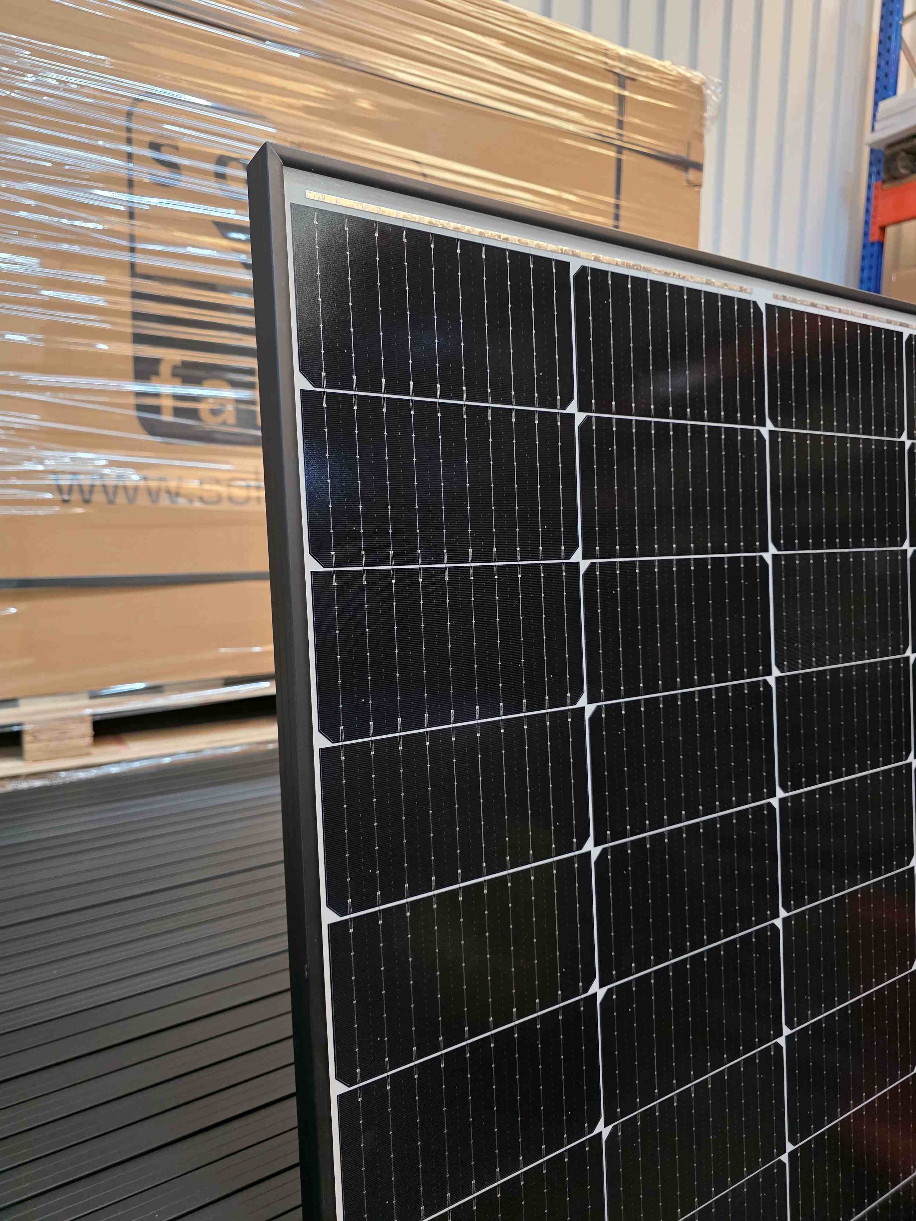 800W / 830W Balkonkraftwerk-Set: 2x 415W Solar Fabrik Mono S4 Solarmodul + 1x Hoymiles HF-800-WB Mikro Wechselrichter inkl. 5m AC-Kabel + 1x 2m MC-4 Verlängerungsset