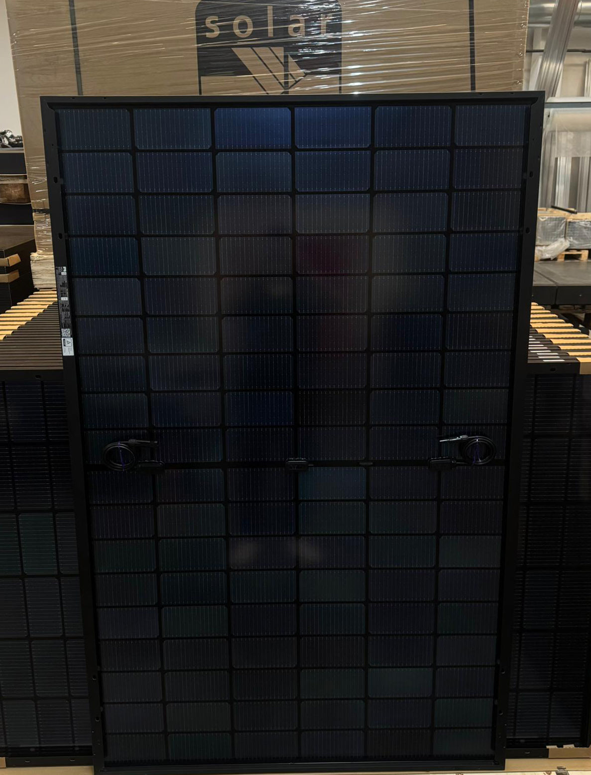 450W_Solar_Fabrik_Mono_S4_Halfcut_Trend_Full_Black_Bifaziales_Doppelglas-Solarmodul_N-TYPE_TOPCon-Zelltechnologie