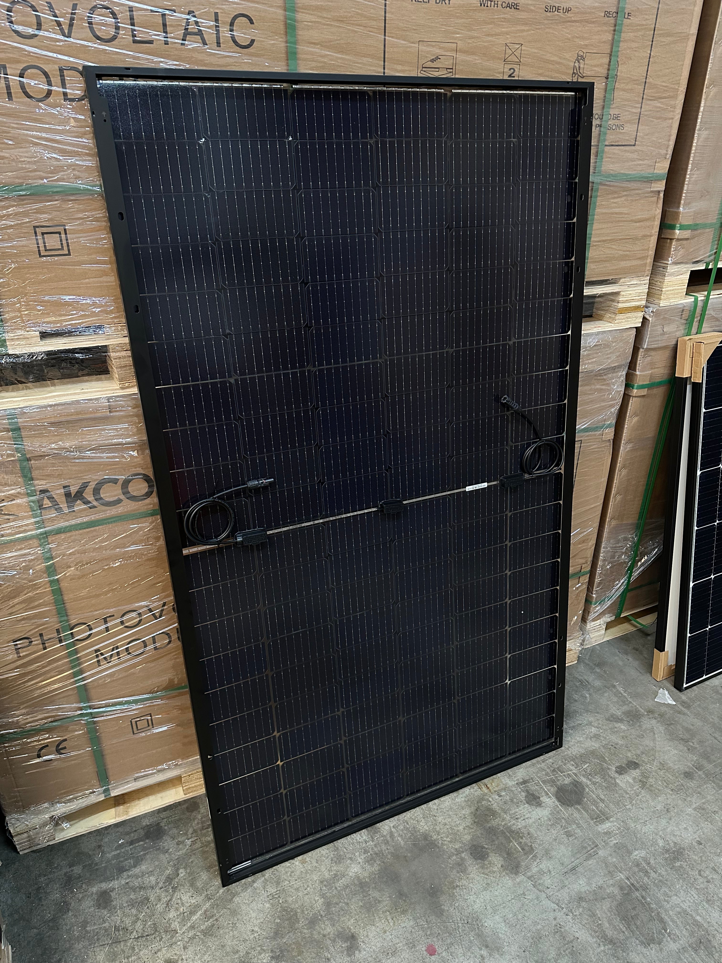 390W AKCOME N-Type HJT Bifacial Glass-Glass 1755x1038x30 mm Solar Panel Solar Module Photovoltaic