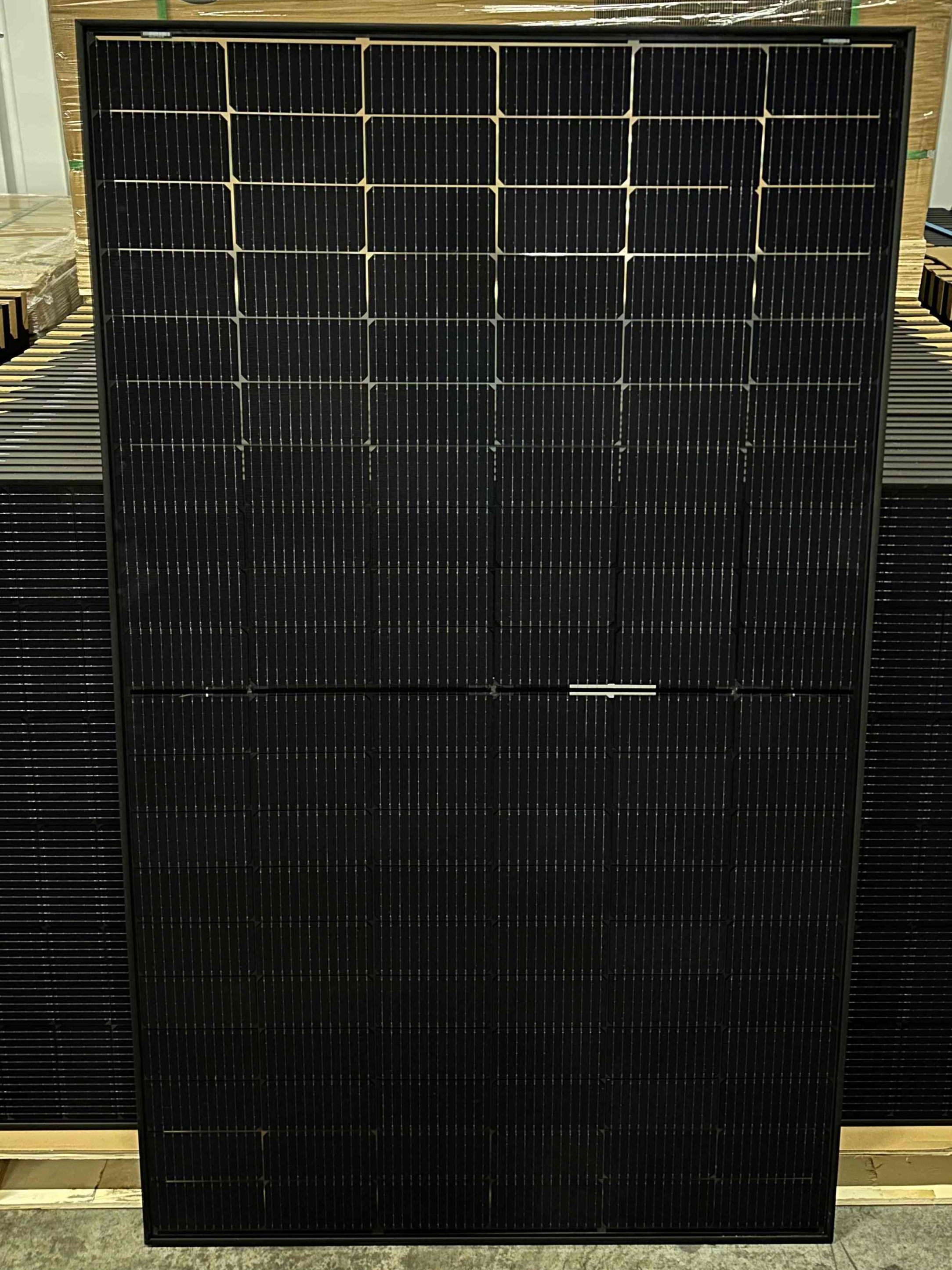 800/800W Balkonkraftwerk -Set / 2x 400W TRANSPARENT bifazial FULL BLACK Solarmodule + 800W Hoymiles Wechselrichter