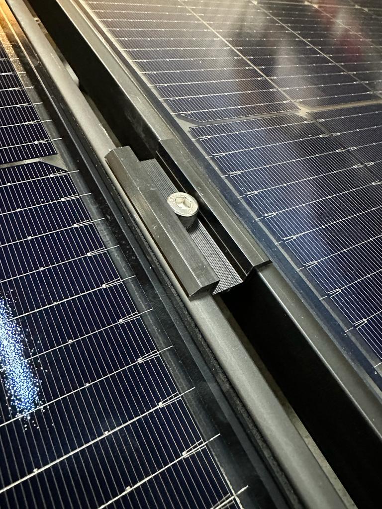 Dachmontage-Set für 2x Solarpanele 30mm, Hochkant 1-reihige Verlegung, Ziegeldach