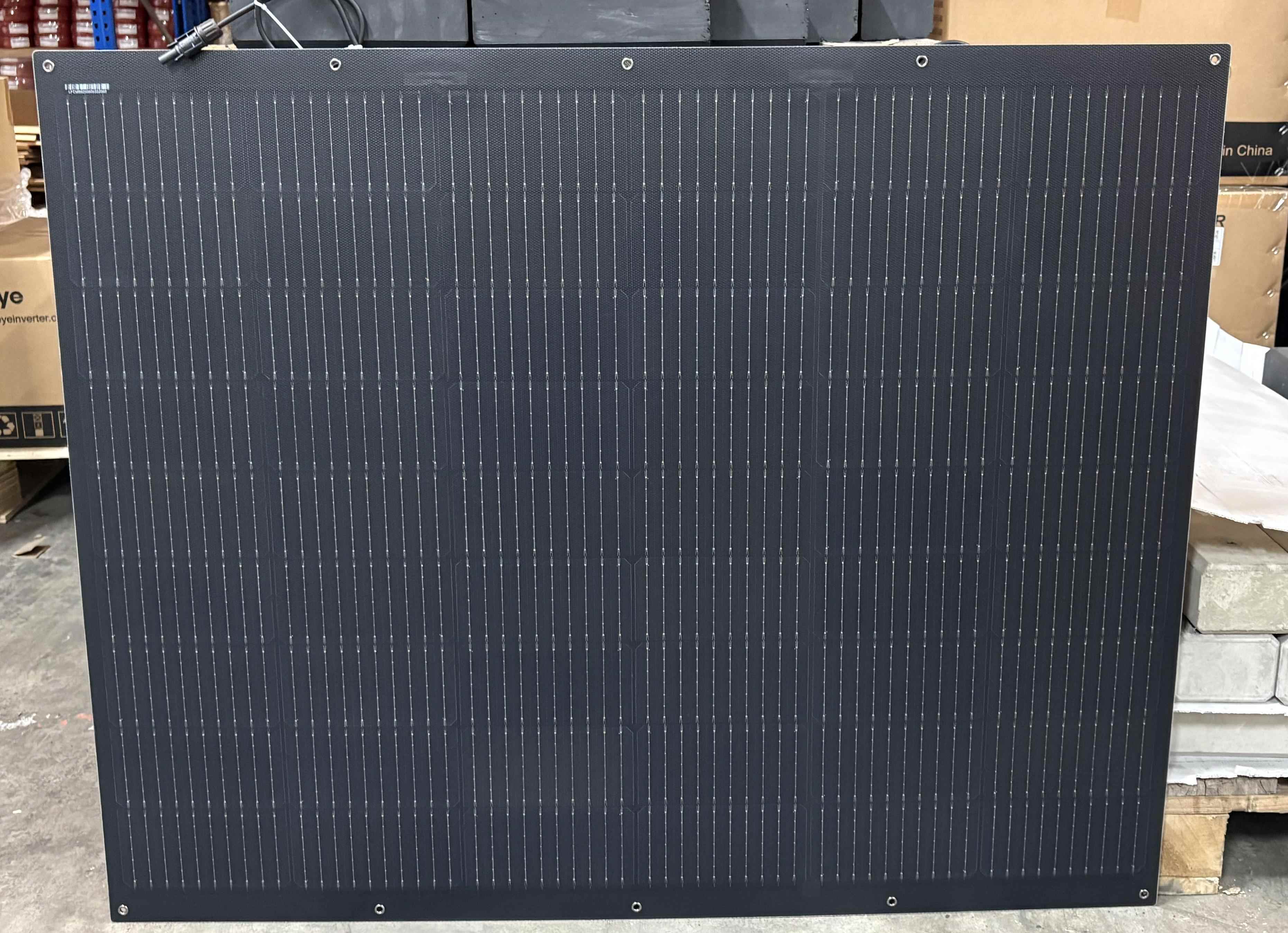200W HUX-POWER® · Flexibles Solarpanel mit Ösen · Full Black · 1140x915x3 mm Solarpanel Solarmodul Photovoltaik