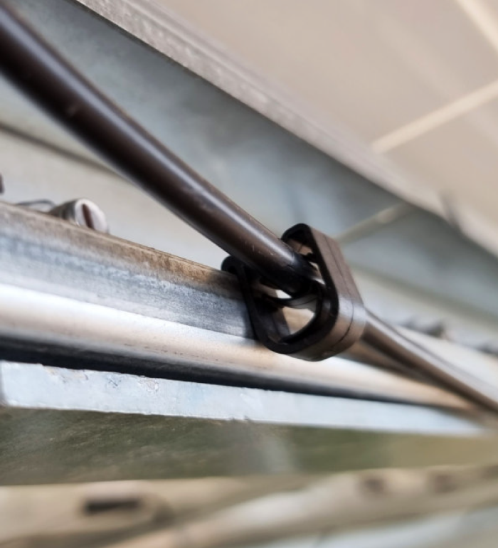PANDUIT_Solar_Nylon_Edge_Clip_Kabelbefestigung_f_r_Solaranlagen_Nylon_Edge_Clip