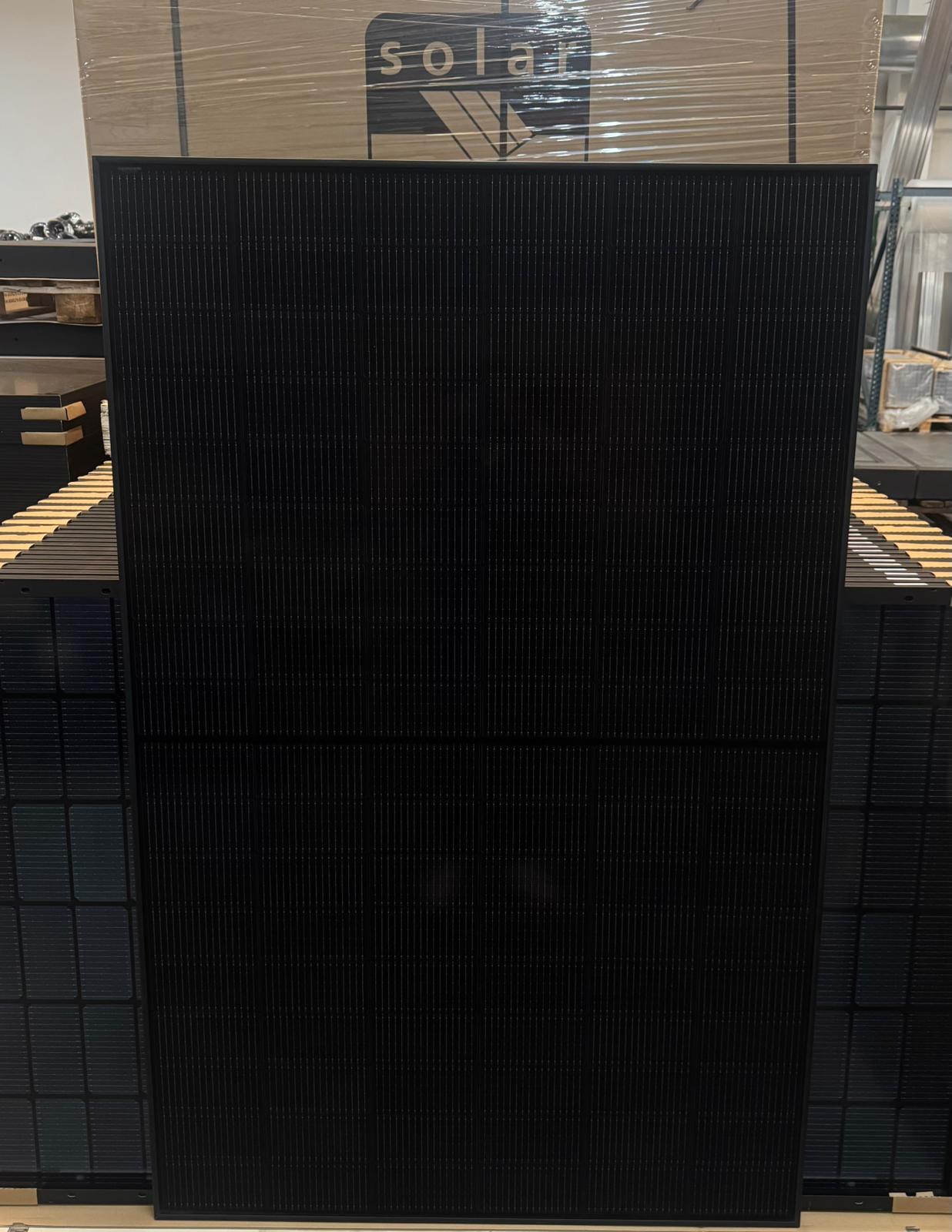 450W Solar Fabrik Mono S4 Halfcut | Trend Full Black Bifaziales Doppelglas