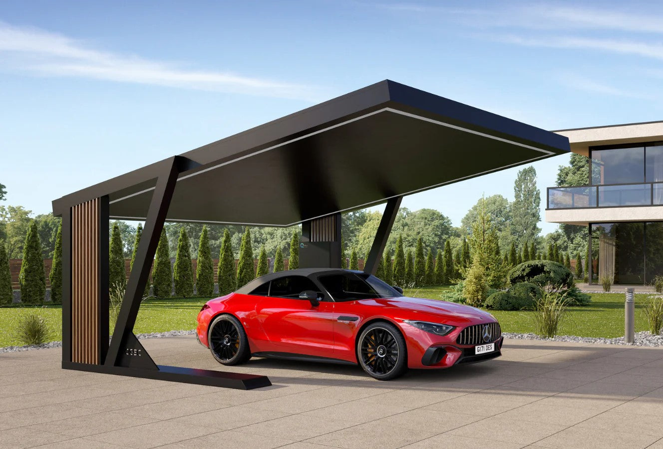 SolarCarport mit darunter ein roter Mercedes