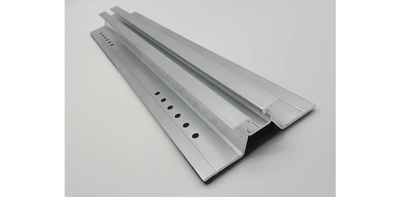 Trapezschiene 25mm Gesamthöhe vorgeschnitten auf 40cm mit EPDM durchgehend Aluminum