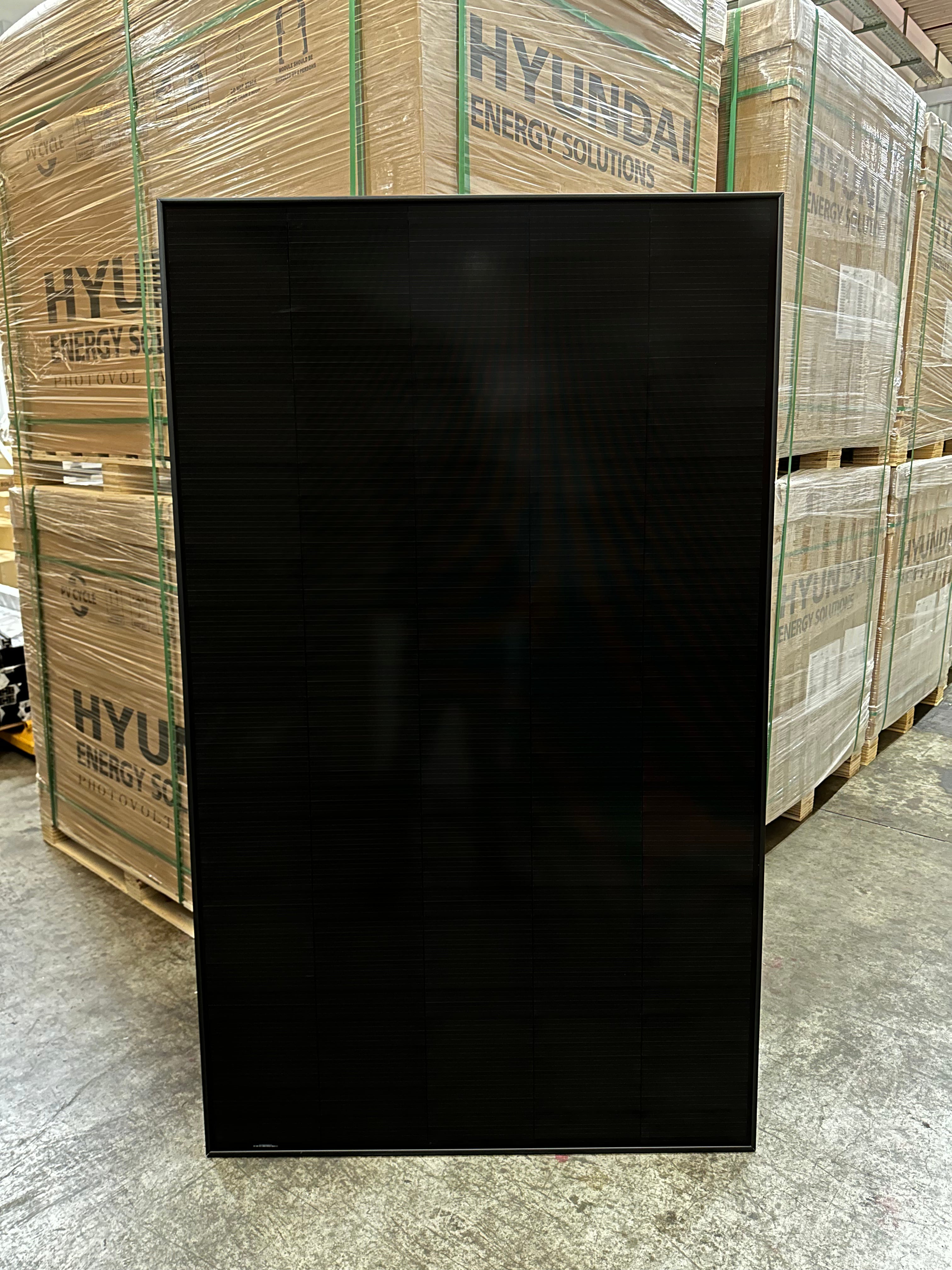 415W HYUNDAI FULL BLACK HiE-S415DG SHINGLED TECHNOLOGIE 1812x1096x30mm Solarpanel Solarmodul Photovoltaik